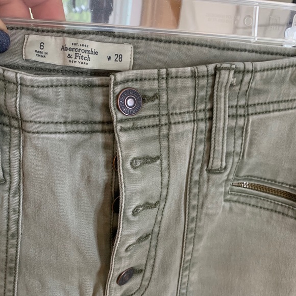 High Rise olive pants - Picture 3 of 3